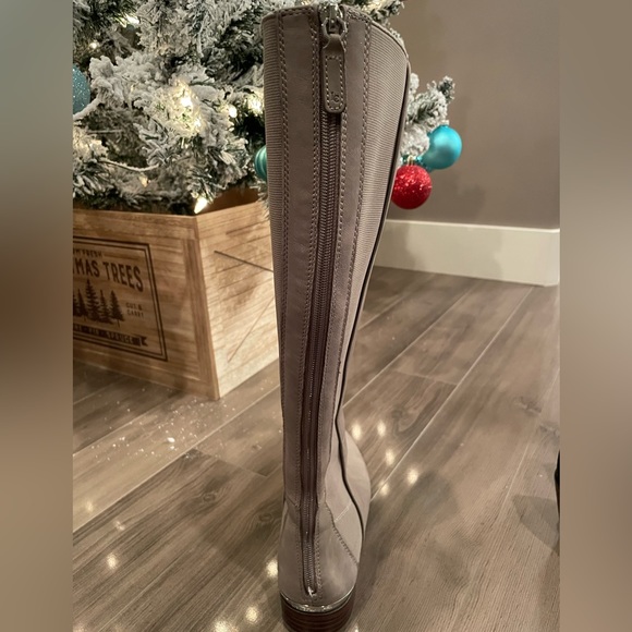 Grey suede Louise et Cie boots - Picture 4 of 4